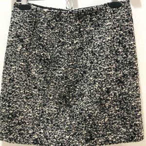 Tahari Wool Skirt, size 4, black and white, 17" long